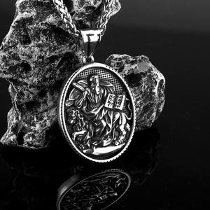 Collar con Colgante de Acero Inoxidable con Figura Griega Antigua para Uso Diario Masculino - Product Image 4