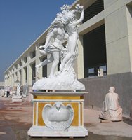 Statue sculptée à la main de style moderne, taille réelle, en marbre naturel, décorations d'extérieur, sculpture romaine d'Apollon et de Daphné en marbre blanc