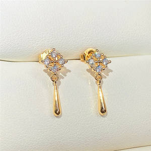 Orecchini Pendenti E1630 in Oro per Donna, Design Classico Geometrico con Cristalli e Strass, Taglio Brillante, Placcati in Oro, Gioielli alla Moda - Product Image 4