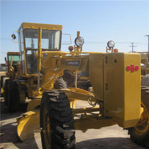 Motoniveladora usada KOMATSU GD 623A original de Japón en buenas condiciones con precio barato Excelente rendimiento - Product Image 4