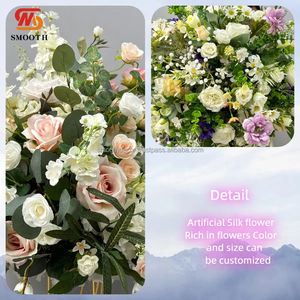 Arche de mariage artificielle lisse avec roses en soie, design asymétrique déstructuré, feuilles vertes - Décoration de centre de table - Product Image 2