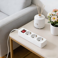 Multiprise allemande haute performance 3 prises avec interrupteur, câble d'extension blanc, AC 250V 16A pour configuration professionnelle de bureau