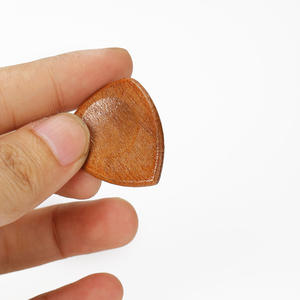 Médiators pour guitare électrique Folk faits à la main Palettes de guitare en bois Instruments de musique et accessoires - Product Image 4