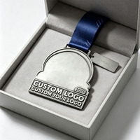 Médaille sportive personnalisée en alliage de zinc, motif logo personnalisé, impression UV étanche, design pyramidal pour compétition, vente en gros