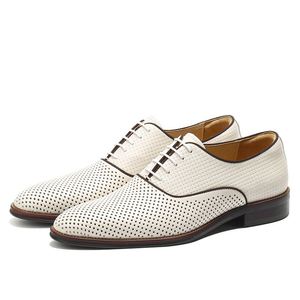 Zapatos Formales de Cuero para Hombre, Derby de Cuero Genuino con Patrones Grabados y Acabado Mate, Zapatos Retro de Caballero - Product Image 3