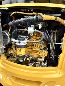 Mini-excavatrice hydraulique sur chenilles d'occasion Caterpillar 303 CAT 303 de 3 tonnes d'origine japonaise avec accessoire tarière certifiée CE - Product Image 6