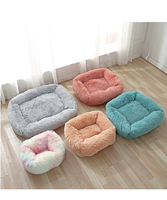 Lit pour chien en peluche douce et chaude de forme carrée, vente en gros par le fabricant
