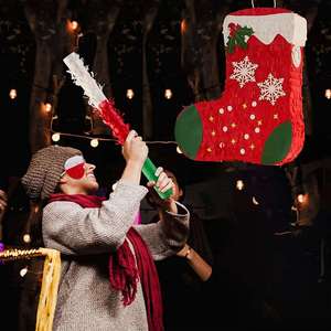 Fournitures de Noël : Chaussettes avec bandeau et confettis chauve-souris, mini chaussette rouge de Noël pour piñata - Product Image 4