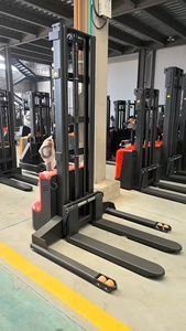 Factory Direct 2 Ton Warehouse Pallet Stacker New Electrical Walking Style Forklift <strong>Truck</strong> for Retail and Restaurant Industries - Product Image 3