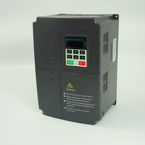 Variador de Frecuencia Variable (VFD) Trifásico Inteligente KUVO de 2.2KW, 4KW, 5.5KW, 7.5KW con MPPT, Entrada de 380V/220V para Motores - Product Image 3