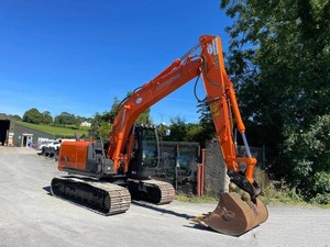 HITACHI เครื่องขุดมือสองสำหรับสร้างสะพานบนถนน ZX130การกำหนดค่าสูง - Product Image 4