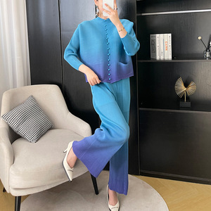 <span class=keywords><strong>Ensemble</strong></span> deux pièces plissé élégant pour femme : Haut boutonné et pantalon droit <span class=keywords><strong>ample</strong></span> grande taille – Prêt pour le printemps – Rose - Product Image 3