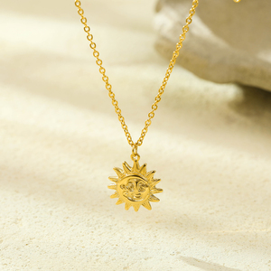 Collier pendentif tournesol classique plaqué or PVD 18 carats avec chaîne à maillons en acier inoxydable motif <span class=keywords><strong>visage</strong></span> humain pour femme - Vente en gros - Product Image 1