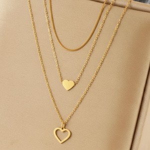 Conjunto de Collares de Acero Inoxidable Chapado en Oro con Cadena de Serpiente y Colgante de Corazón Pequeño Sólido y Corazón Hueco con Contorno Abierto - Product Image 2