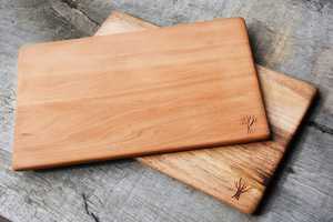 Planche à découper en bois ultra durable, fabriquée en bois d'acacia et en bois de manguier, offrant une surface lisse et écologique - Product Image 3