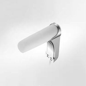 Miroir de salle de bain LED moderne avec télécommande, indice de protection IP44, éclairage de plafond à intensité variable - Product Image 1