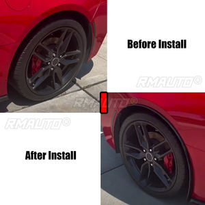 Une paire de garnitures de passage de roue arrière style fibre de carbone pour Chevrolet Corvette C7 Wide Body 2014-2019 - Product Image 2