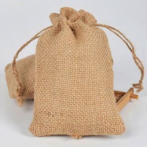 Sacs cadeaux en toile de jute naturelle et écologique personnalisables avec logo, pour grains de café, plantes, pommes de terre, avec cordon de serrage - Product Image 3