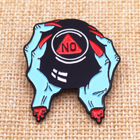 Épingles en alliage de zinc gravées au laser avec nom personnalisé - Badges métalliques sur mesure avec style imitation antique, couleur et taille personnalisées
