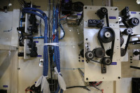 Machine automatique de fabrication de couches pour bébé