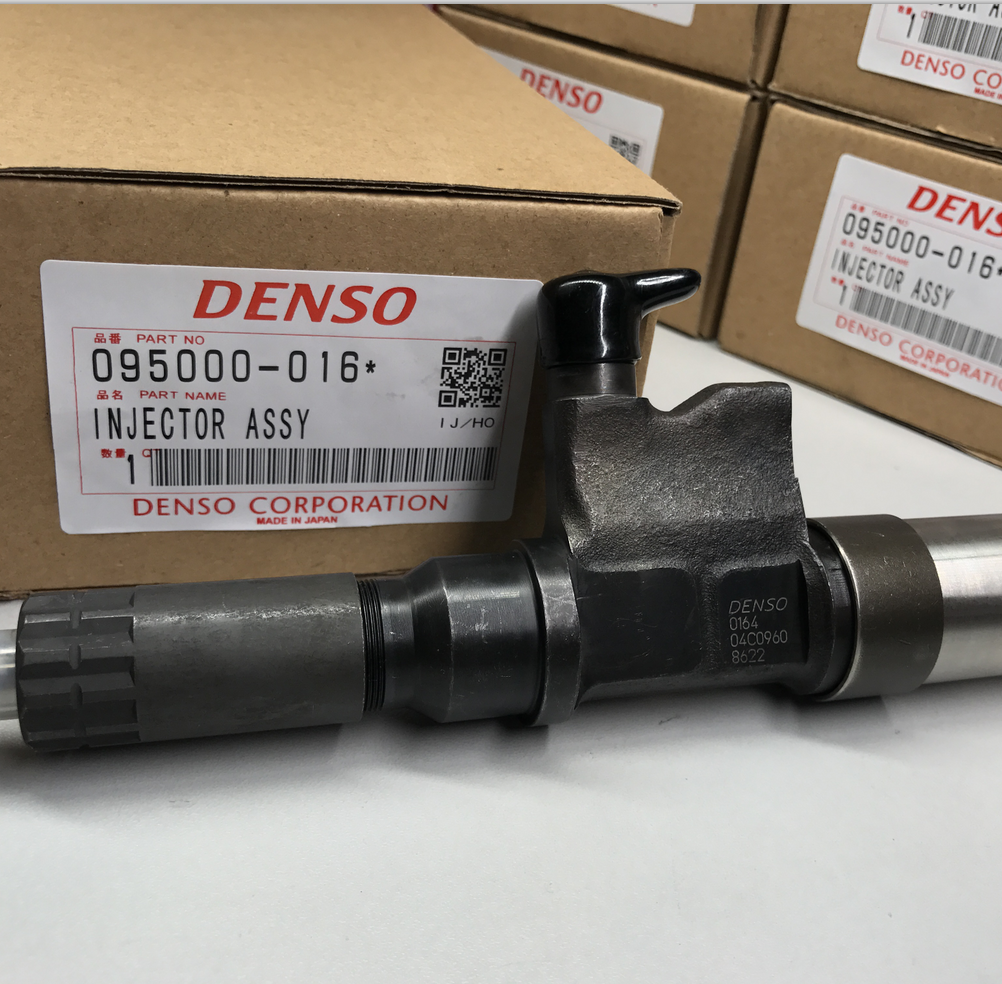 Hot Sale Diesel Common Rail Fuel Injector 095000-0165 Fuel Injection Nozzle 8-94392862-2 For ISUZU 700P