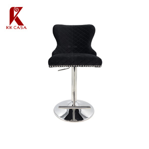 <span class=keywords><strong>Chaise</strong></span> haute rembourrée moderne en tissu de velours <span class=keywords><strong>noir</strong></span> avec boucle de traction complète dossier de tabouret <span class=keywords><strong>chaise</strong></span> haute réglable avec base de couleur argent - Product Image 1