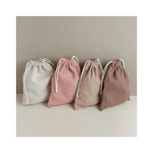 Sac à main en toile de coton biologique imprimé de logo personnalisé sac à poussière à cordon réutilisable double ficelle pour faire du shopping cadeau réfléchi - Product Image 1