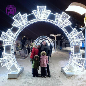 Arco de Luces LED para Decoraciones Navideñas de Exterior, Personalizado con Iluminación LED Impermeable IP65 - Product Image 4