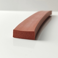 Bande d'étanchéité en caoutchouc extrudé résistant aux hautes températures carré en silicone Epdm en caoutchouc mousse éponge joint de porte