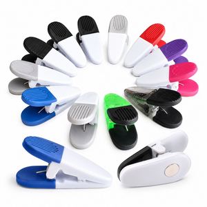 Clip magnétique en plastique coloré multi-usages, aimant puissant pour réfrigérateur, idéal pour documents, reçus et supports de notes de cuisine - Product Image 1