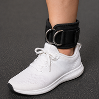 Sangle de cheville réglable en caoutchouc à double anneau en D pour entraînement des fessiers et des jambes sur machine à câbles