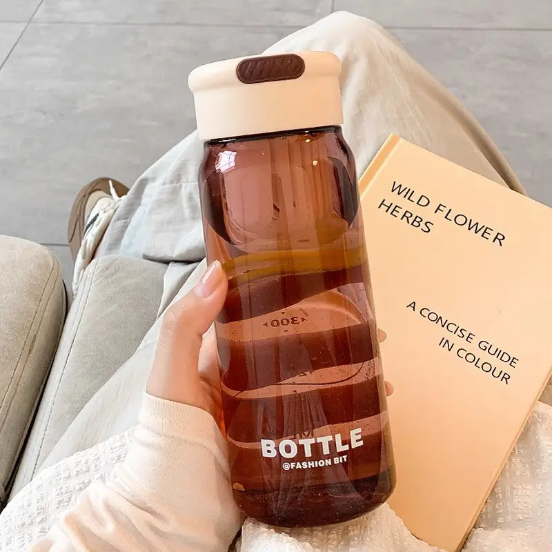 زجاجة مياه بلاستيكية شفافة للطلاب للشرب خالية من مادة Bpa طبيعية جديدة تُستخدم في المكتب والمدرسة تُباع بالجملة