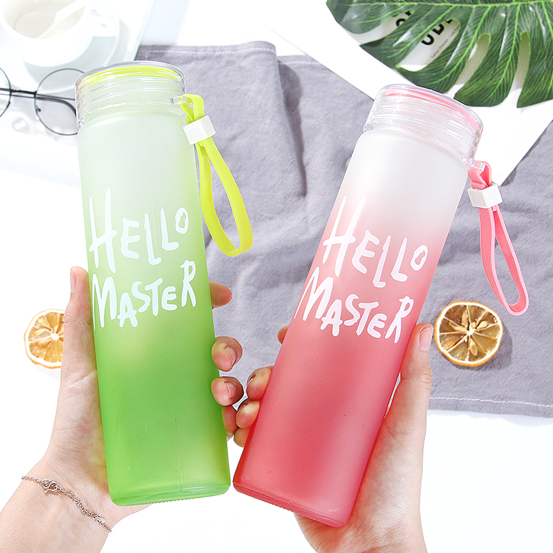 420ml Logo Personnalisé Réutilisable Dégradé En Verre Givré Bouteille D'eau Avec Manchon