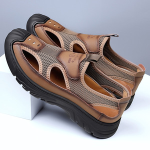 รองเท้าแตะตาข่ายแบบเจาะรูสำหรับผู้ชายแบบสวมพื้นนุ่มรองเท้ากีฬาลำลองสีเทาสีดำสีน้ำตาล - Product Image 3
