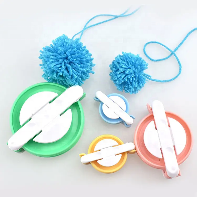 4 Sizes Pompom Maker Tool Set for Fluff Ball Weave DIY Wool Yarn Knitting Craft Project for Kids and Adult
