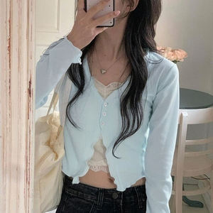 Camiseta de Punto Transpirable para Niñas, Estilo Dulce y Fresco, Manga Larga, Tres Botones, Dobladillo con Volantes, Color Sólido, Corte Regular - Product Image 4