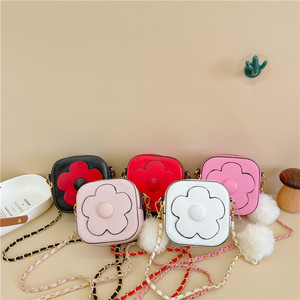 Venta al por mayor de fábrica: Bolso de mano cruzado de alta calidad para niñas, diseño vintage 2026, portátil, con cremallera, para primavera. - Product Image 1