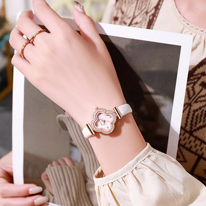 NSB067 <span class=keywords><strong>Hifive</strong></span> vintage dames trèfle à quatre feuilles or diamant montres à quartz femmes poignet luxe orologio donna - Product Image 3