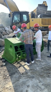 Cubo de cribado de esqueleto de <span class=keywords><strong>excavadora</strong></span> de alta frecuencia Vender como pasteles calientes Cubo de pantalla vibratoria - Product Image 4