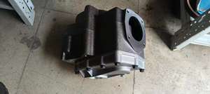 Pompe HQ GP-Huile moteur pour chargeuse sur pneus 1069872 784C-Traitement de précision - Product Image 5