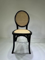 Chaise Monet en bois empilable pour banquet de mariage
