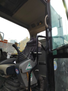 Excavatrice sur chenilles hydraulique CAT312E d'occasion, modèle 2024, moteur/pompe/boîte de vitesses inclus, état 90% NEUF, origine Japon, pour 312 tonnes - Product Image 5