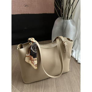 Bolso Tote de PU para Mujer, Primavera-Verano, Nuevo, Gran Capacidad, Estilo de Alta Gama, Resistente a Salpicaduras, Versátil, para el Día a Día - Product Image 2