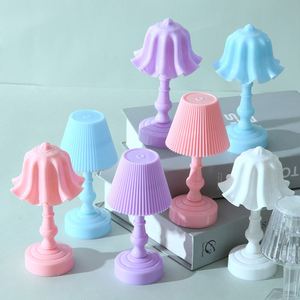 Creative Flower Shape Night Light, 3D Decorative <b>Table</b> Lamp for Home Decor, Romantic Mood Light for Birthday Gift - Product Image 3