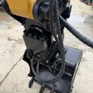 Excavadora Caterpillar 303.5E con Enganche Rápido Inclinable y Almohadillas de Goma, Excavadora Compacta Usada Cat de 3.5 Toneladas, Panel LCD, Entrega Gratuita Disponible - Product Image 4