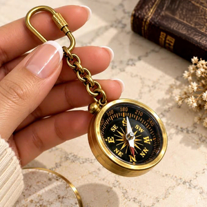 Porte-clés boussole vintage en laiton avec mousqueton, pendentif rond en métal, breloque de sac nautique - Product Image 3