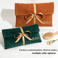 Bolsa de terciopelo personalizada con logo para joyería, estuche de gamuza con solapa antideslustre para collares, pendientes y anillos, embalaje de lujo para joyería OEM