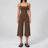 XH1247 - Ensemble de yoga pour femmes : débardeur sans bretelles et short taille haute à séchage rapide pour la course et le yoga en extérieur