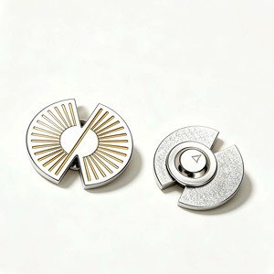 Broche Moderno de la Serie Bandera Americana, Estatua del Águila del Día de la Independencia de los Estados Unidos, Insignia de Metal de Aleación Plateada con Corte Troquelado - Product Image 1