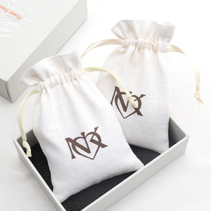 Petits sacs en coton et lin blancs crémeux avec cordon de serrage, sacs cadeaux en lin français pour bijoux - Product Image 2